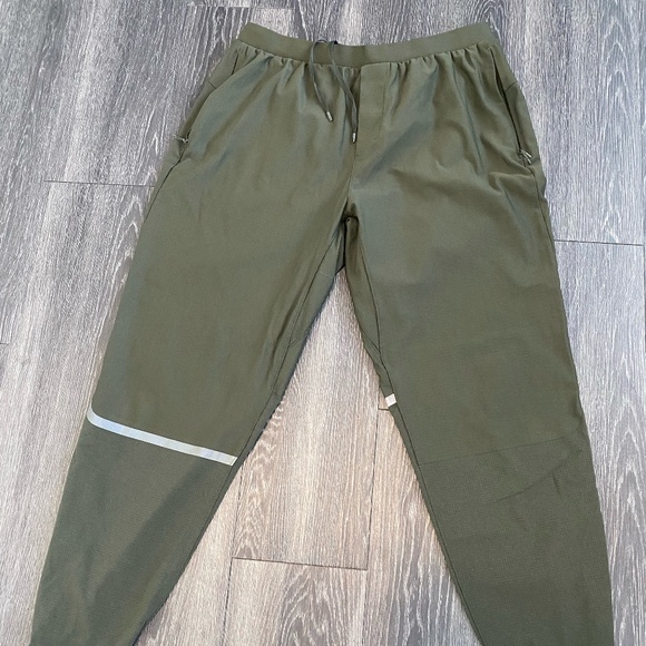 Lululemon Run State Jogger w/ Reflective Strip - Picture 1 of 4